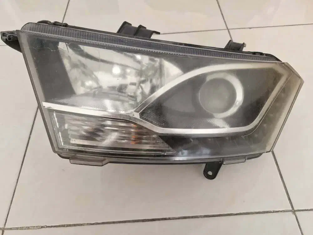 چراغ جلو دنا معمولی سمت چپ|قطعات یدکی و لوازم جانبی|اندیشه, پرنیان|دیوار