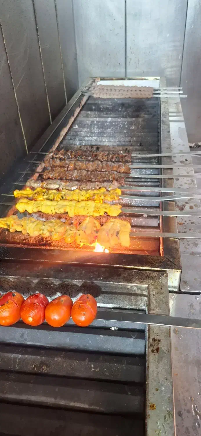 منقل کار(کباب پز ) و یک تخته کار|استخدام خدمات فروشگاه و رستوران|تهران, فرحزاد|دیوار