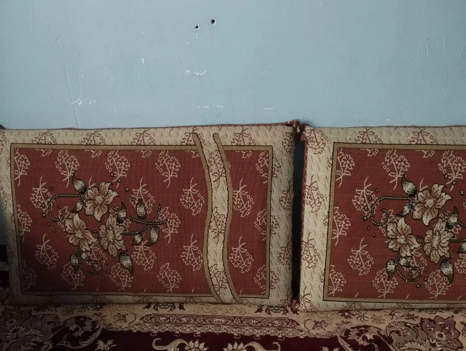 یک جفت پشتی در مهرگان|پشتی|محمدیه-قزوین, |دیوار