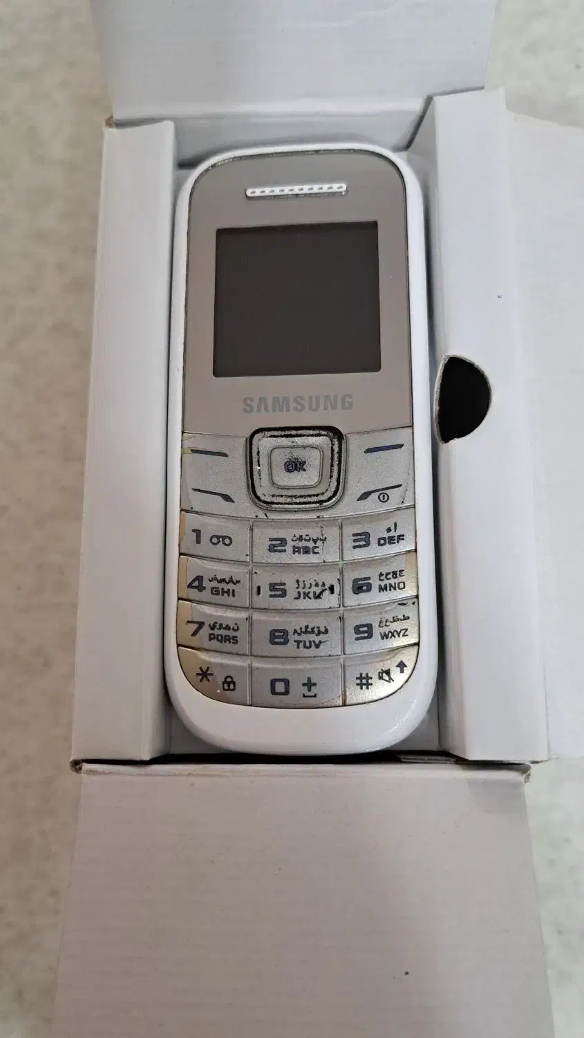 گوشی ساده قدیمی سامسونگ مدل E1200R|موبایل|فولادشهر, B4|دیوار
