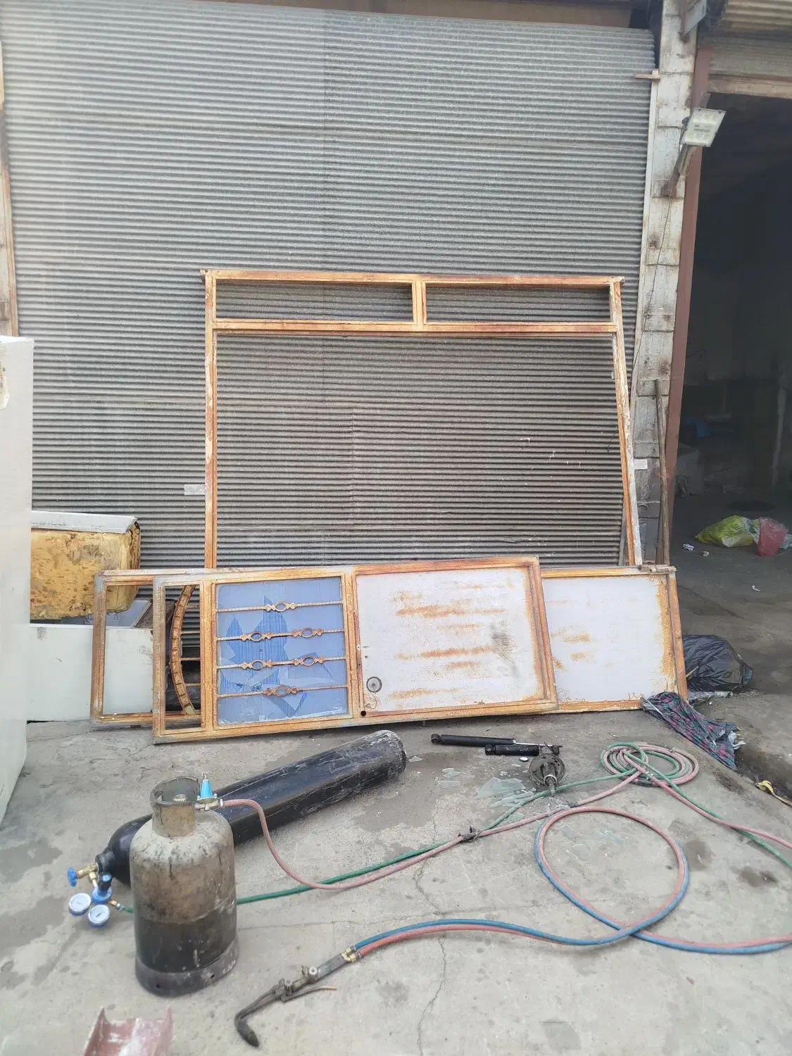 درب خیلی تمیز|مصالح و تجهیزات ساختمان|میاندوآب, |دیوار