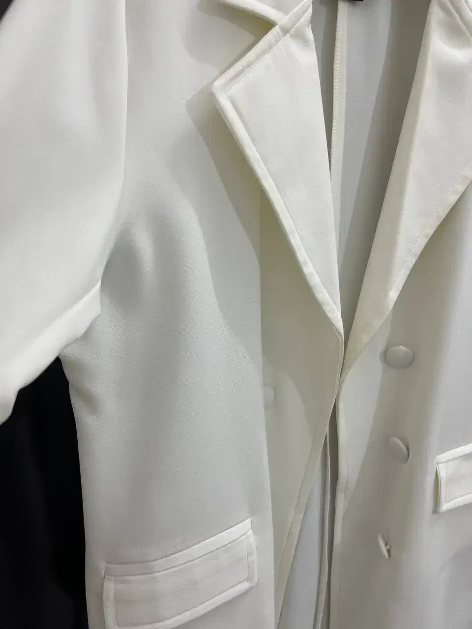 کت بسیار تمیز سفید|لباس|لنگرود, |دیوار