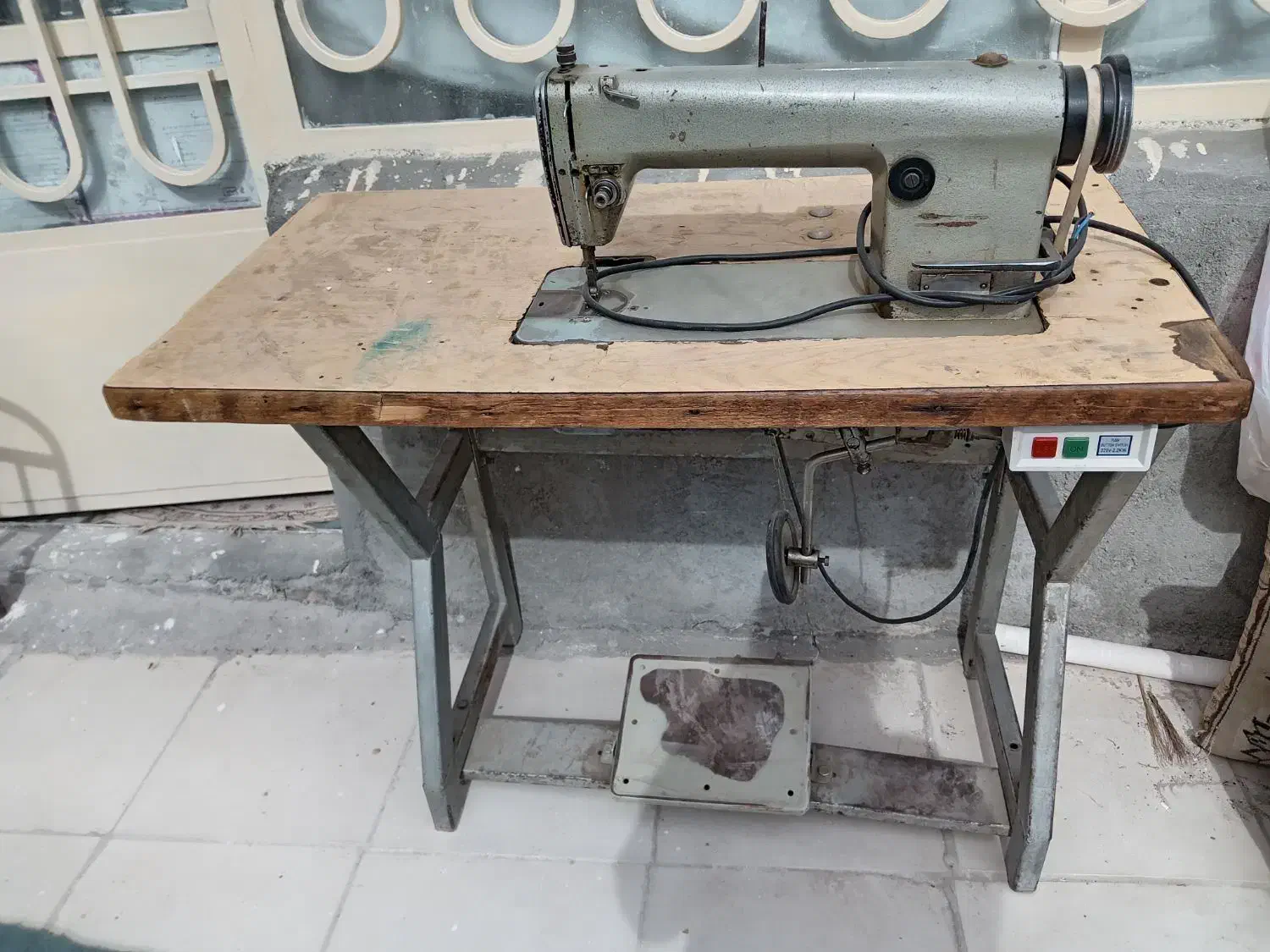 چرخ صنعتی|چرخ خیاطی و ریسندگی|تربت‌حیدریه, آغوی|دیوار