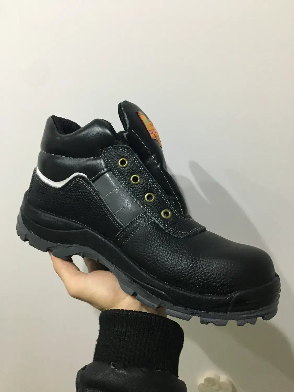 کفش ایمنی|کیف، کفش، کمربند|ساری, |دیوار