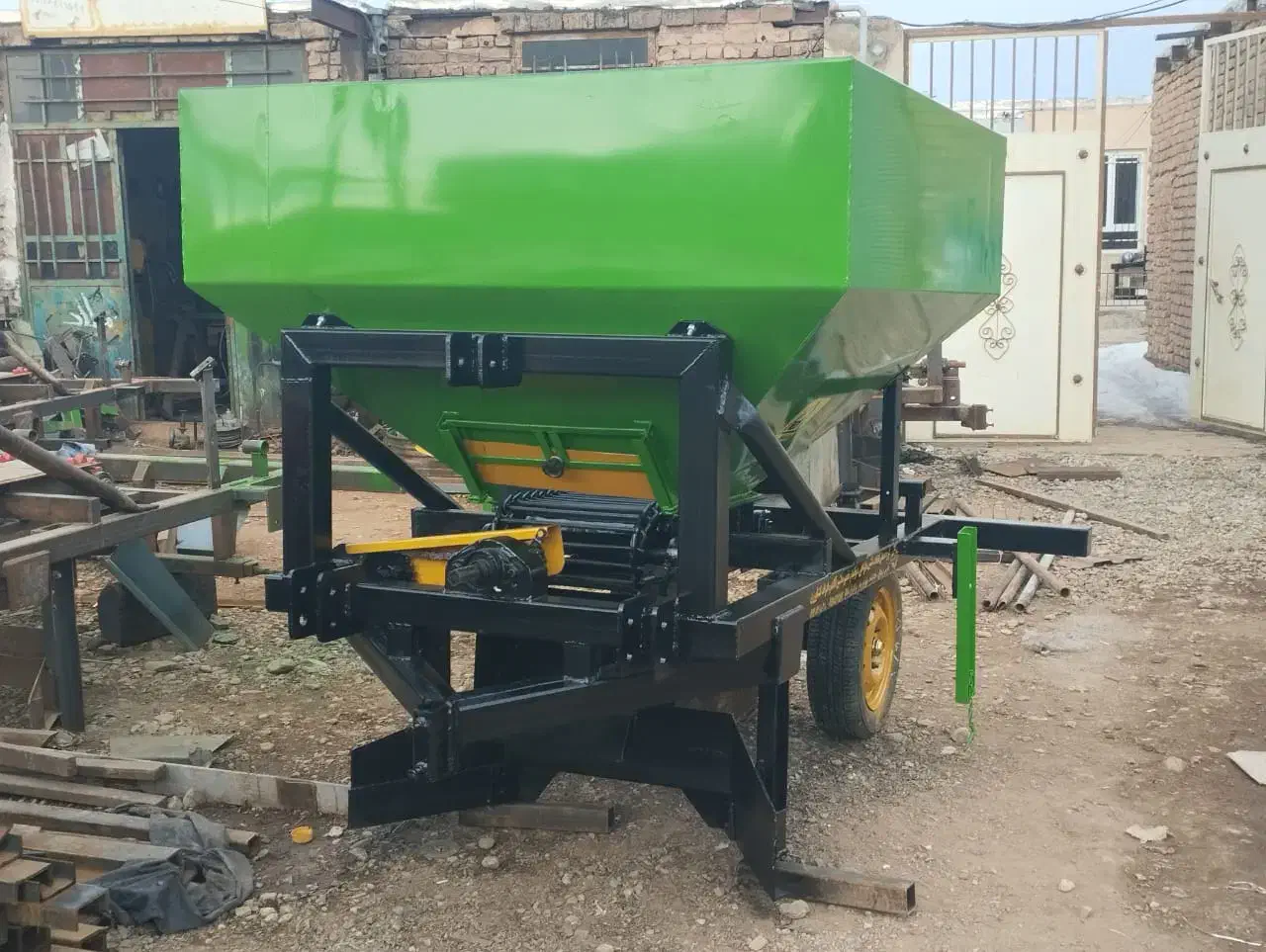 دستگاه کودریز تیپ کش پاستیک کش نهر کن مالچر|ماشین‌آلات صنعتی|کهنوج, |دیوار