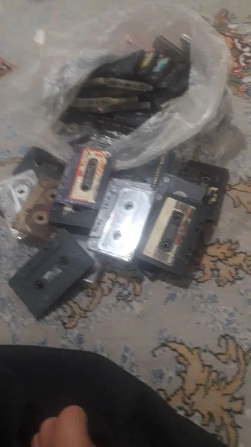 فروش نوار قدیمی|کلکسیون اشیاء عتیقه|دهلران, |دیوار