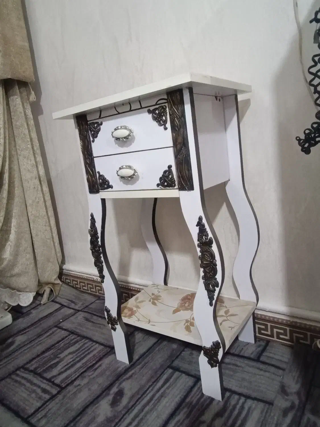 میز تلفن|میز تلفن|نظرآباد, رسالت|دیوار