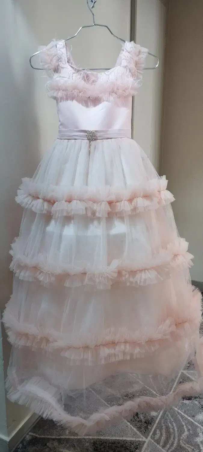 لباس مجلسی|لباس|اندیشه, اندیشه فاز ۱|دیوار