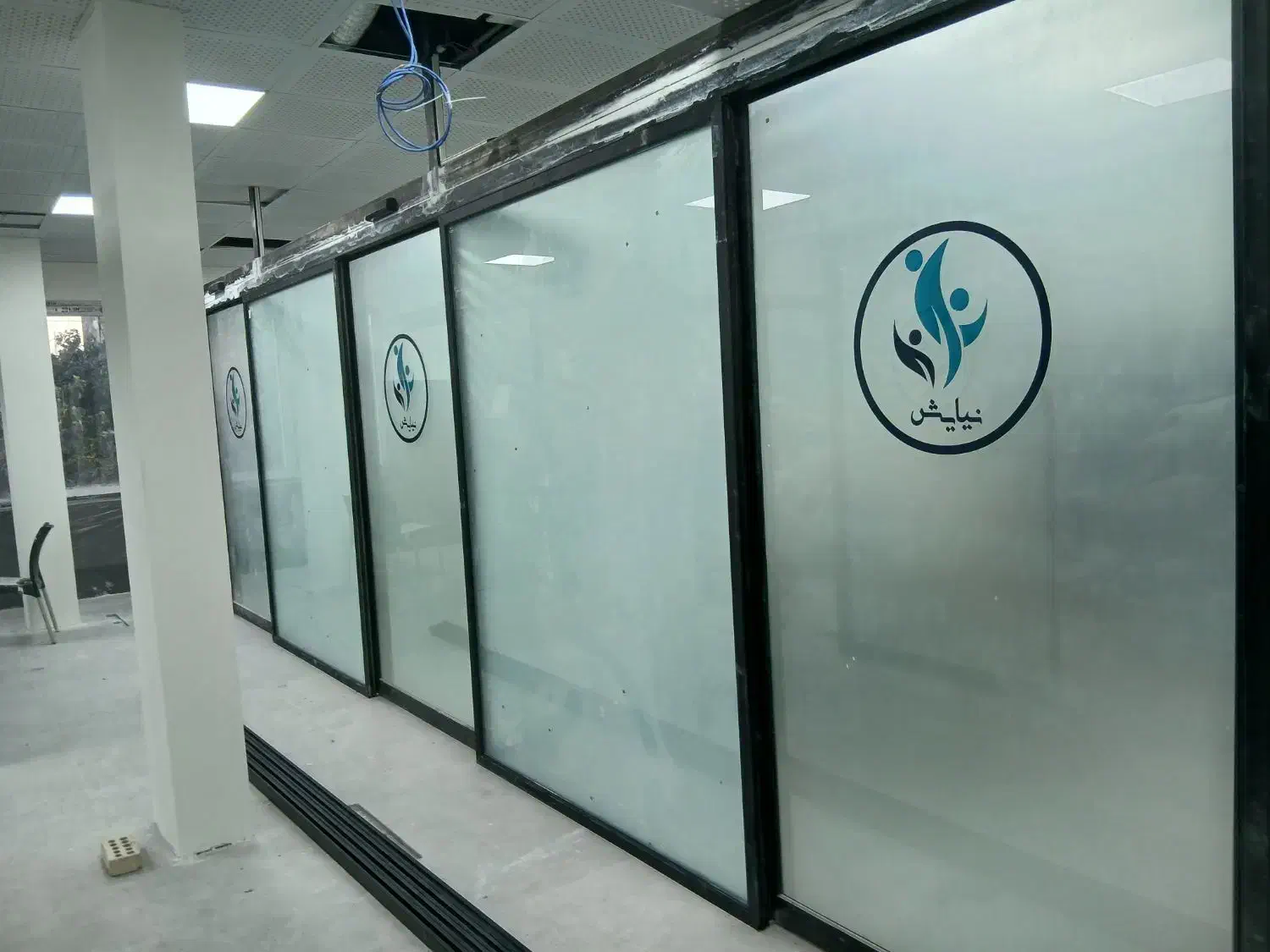 شیشه سکوریت کرکره برقی|خدمات پیشه و مهارت|مشهد, عبادی|دیوار