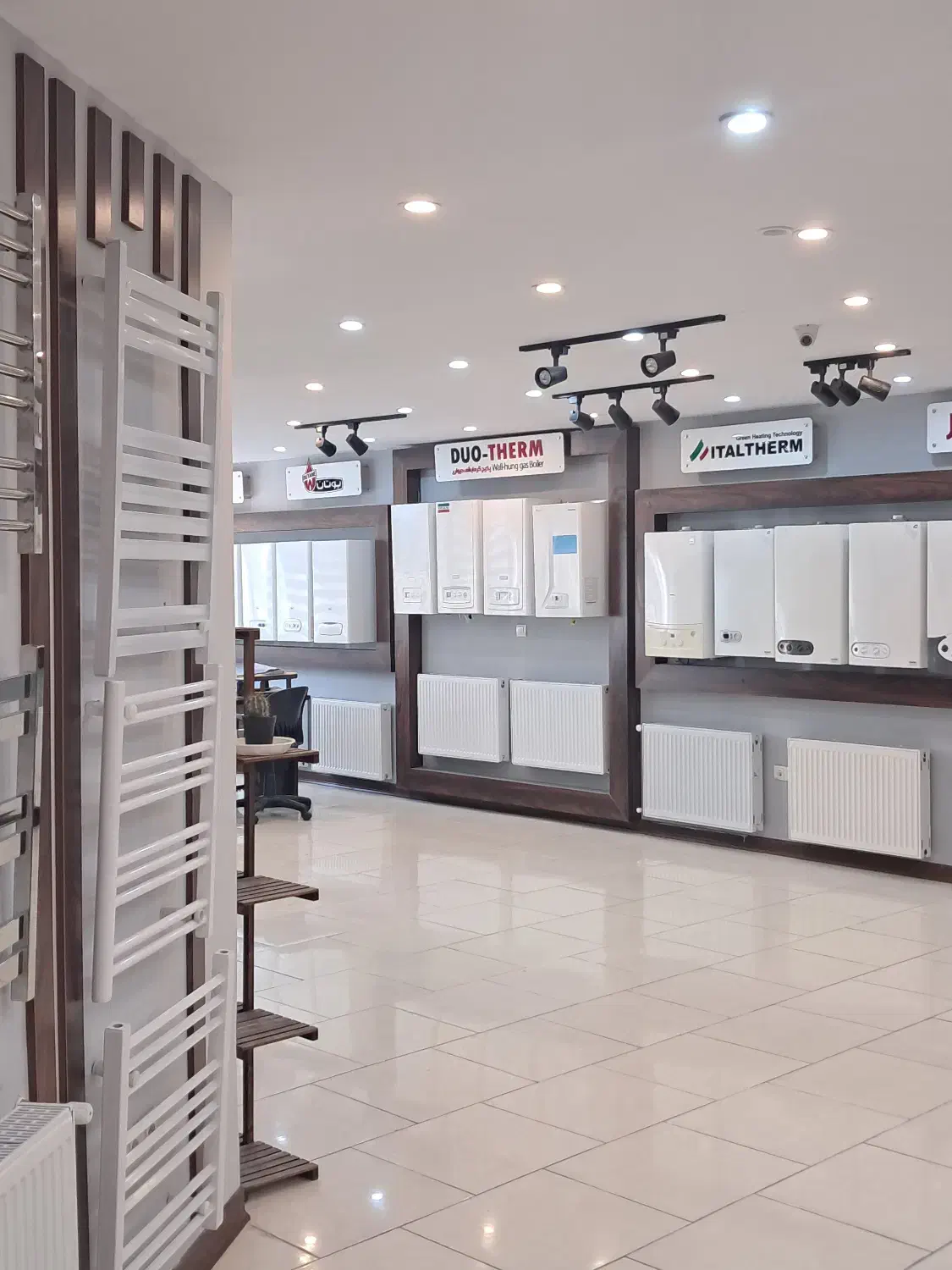 دفتر شرکت پکیج بوتان پارما / رادیاتور ایران L28|آبگرمکن، پکیج، شوفاژ|شیراز, آبیاری|دیوار