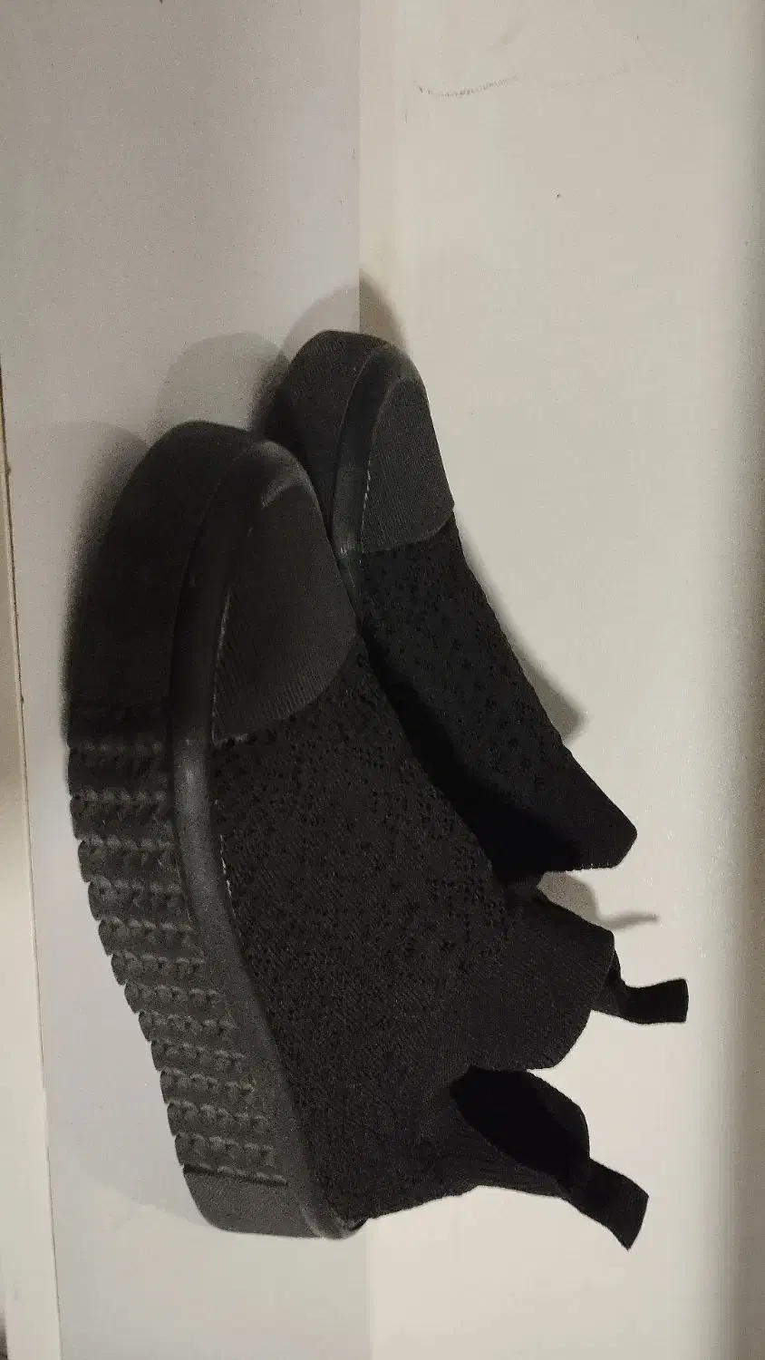 کفش های اسپرت خارجی زنانه و دخترانه|کیف، کفش، کمربند|تایباد, |دیوار