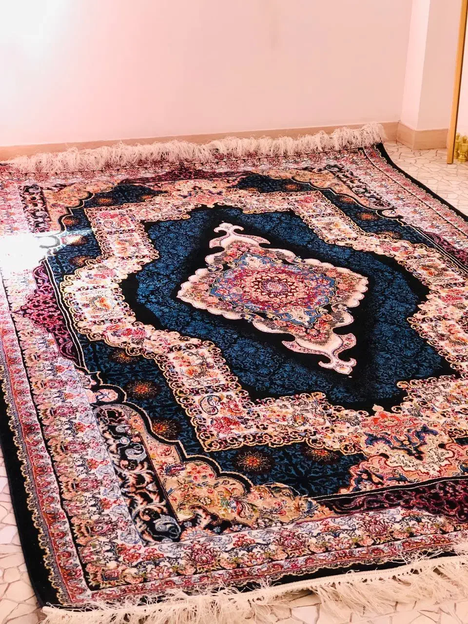 فرش خاطره کاشان|فرش|لاهیجان, کوی زمانی|دیوار