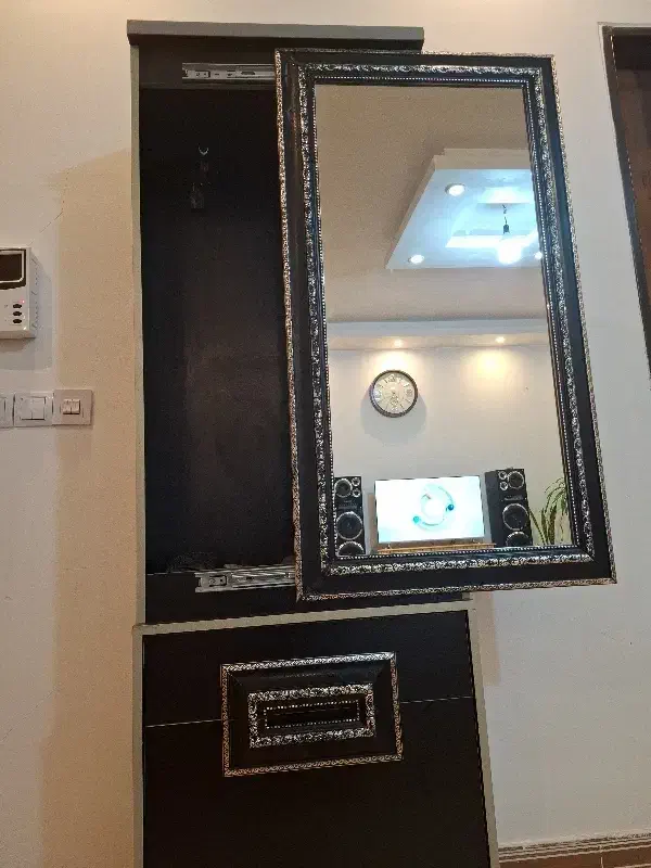 جاکفشی|جاکفشی، کمد، دراور|قرچک, باقرآباد|دیوار