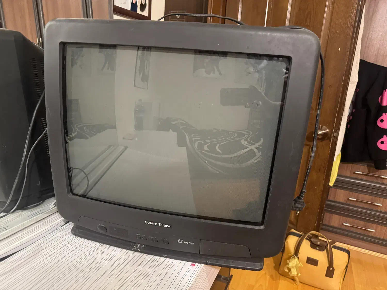 تلویزیون|تلویزیون و پروژکتور|رشت, معلم|دیوار