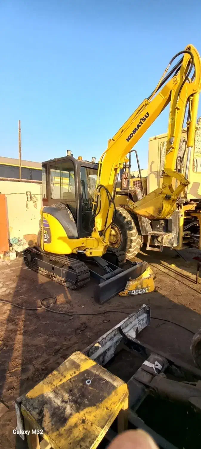 بیل ۳ تن کوماتسو  مدل 2013 (ثبت کارت 2018|خودرو سنگین|اسلام‌شهر, ملک‌آباد|دیوار