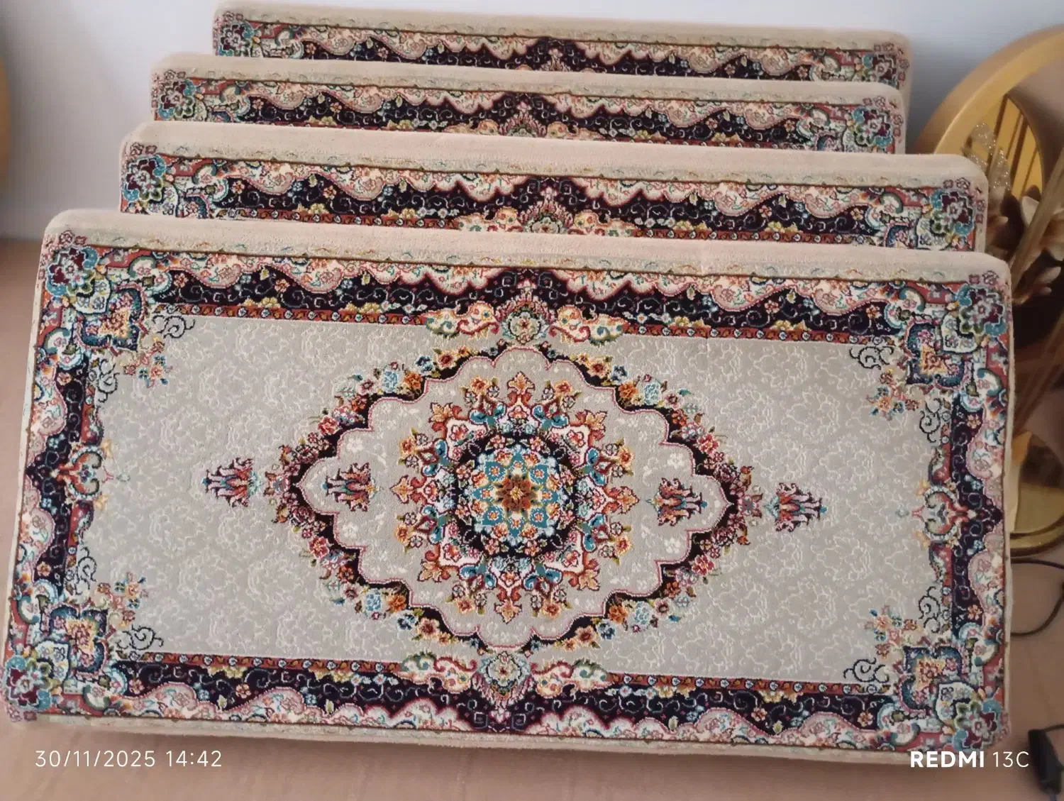 پشتی درحد نو|پشتی|اقبالیه, |دیوار