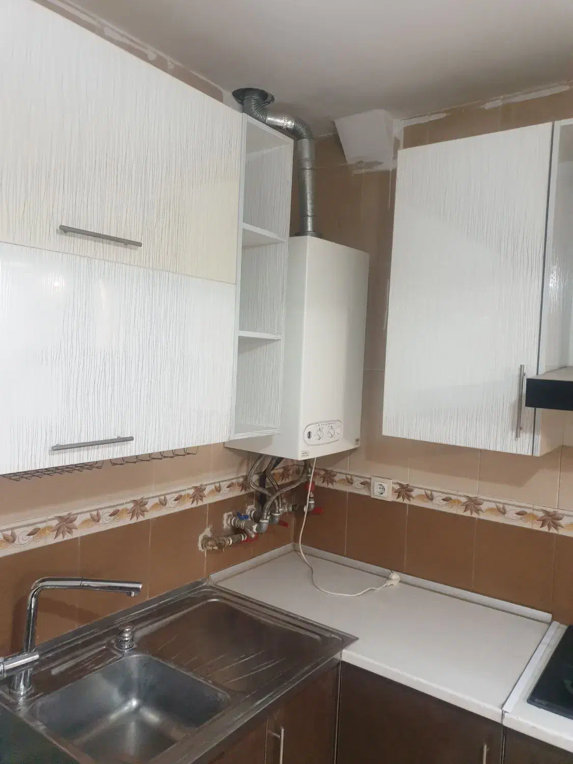 پارک ازادی اپارتمان۳خواب تک واحدی|اجارهٔ آپارتمان|شیراز, باغ تخت|دیوار