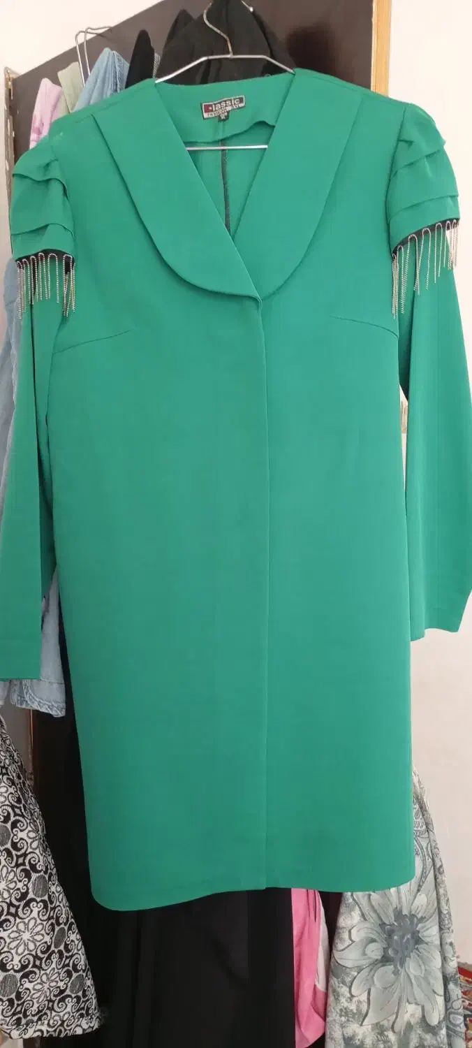 مانتو|لباس|مشهد, كنويست|دیوار