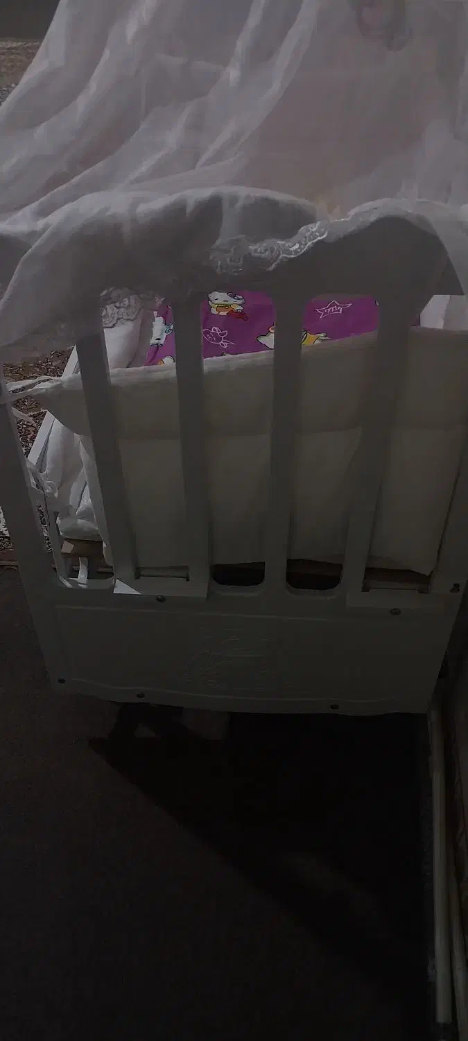 تخت نوزاد|تخت و سرویس خواب|ورامین, ورامین|دیوار