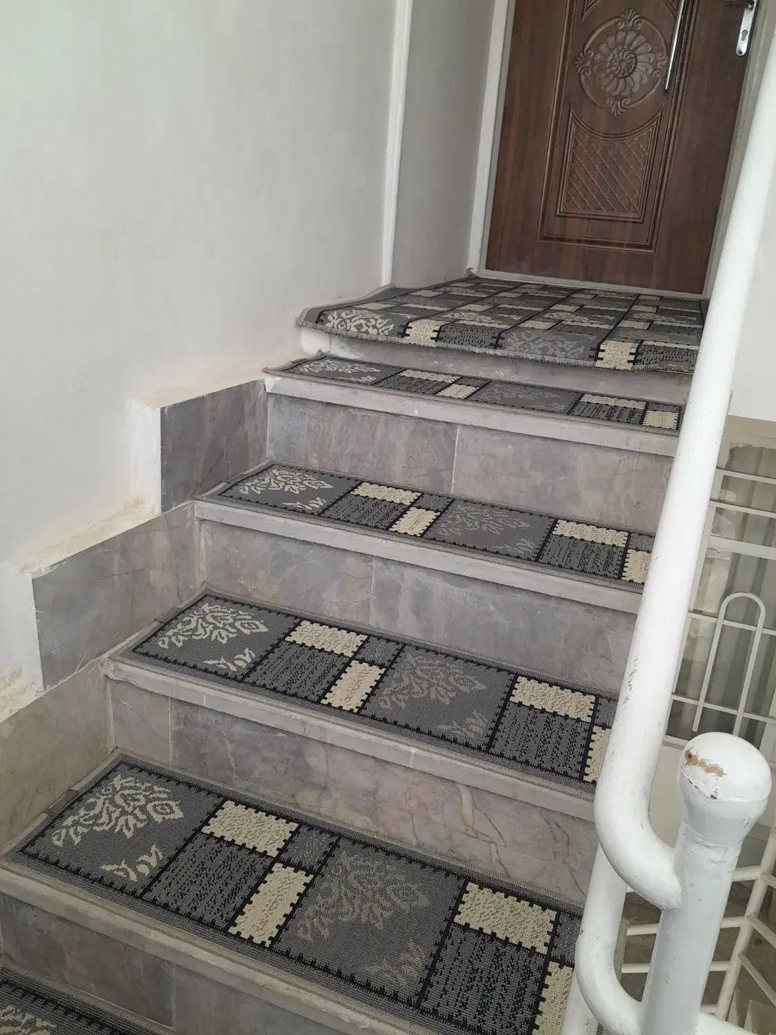 گلیم و پادری راه پله نو|گلیم، جاجیم، گبه|مشهد, پنجتن|دیوار