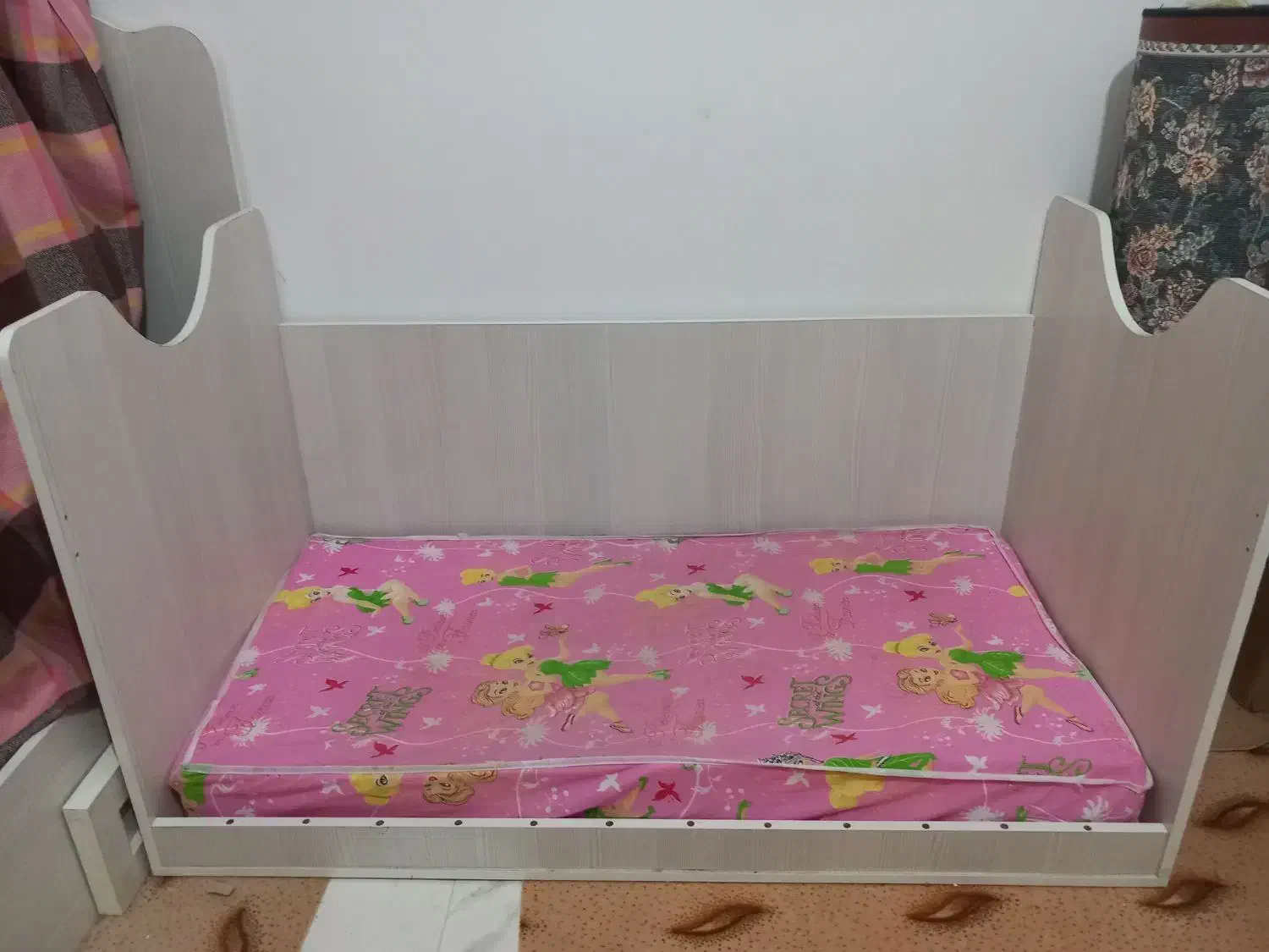 تخت و تشک نوزاد هر کی لازم داره ببره|تخت و صندلی بچه|نهاوند, |دیوار