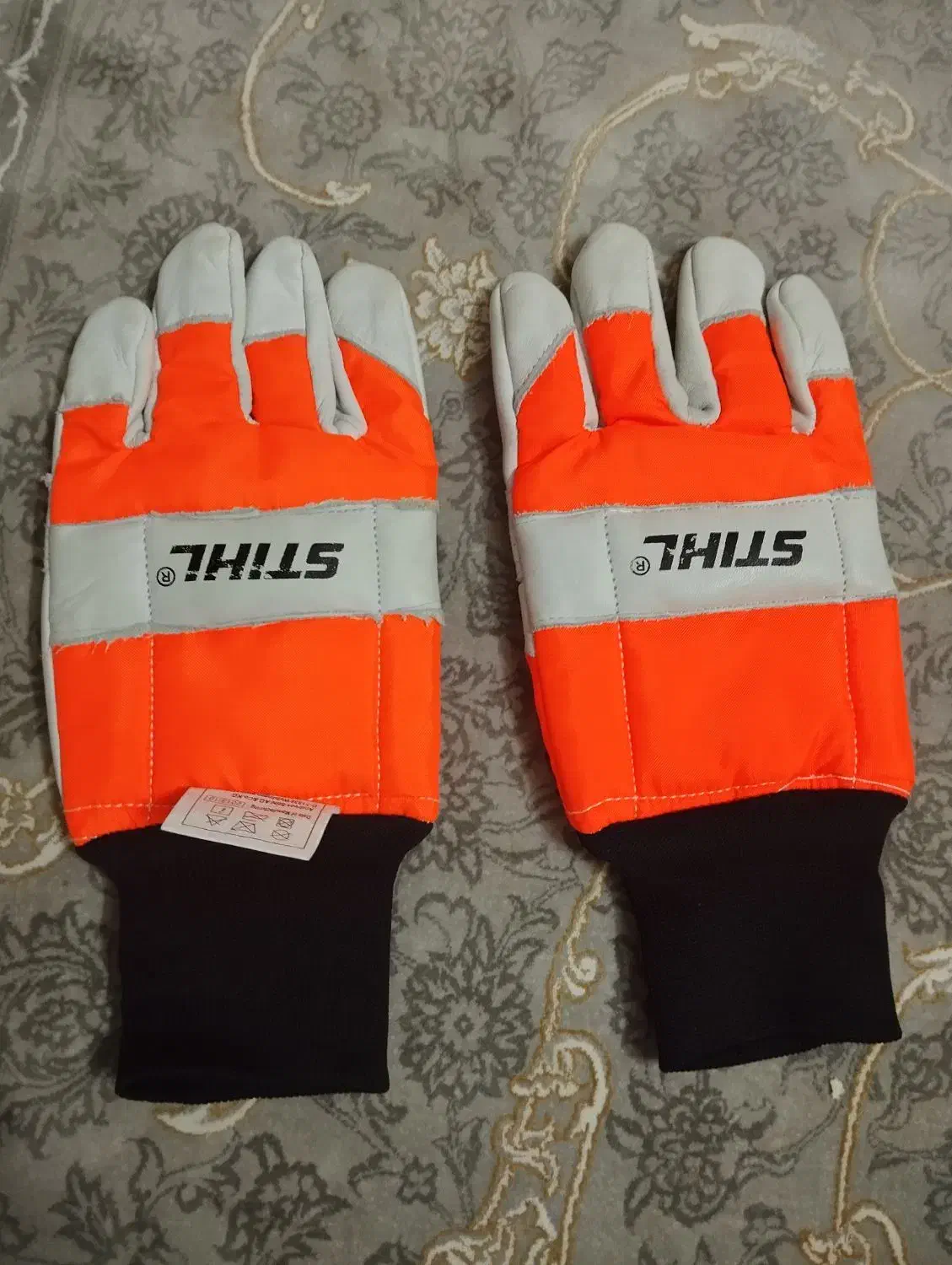 دست کش فوتبالی|لباس|چهارباغ, |دیوار