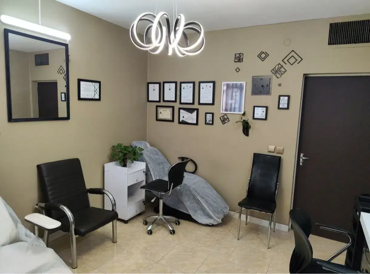 اجاره اتاق|اجارهٔ دفتر کار، اتاق اداری، مطب|اصفهان, باغ زرشک|دیوار