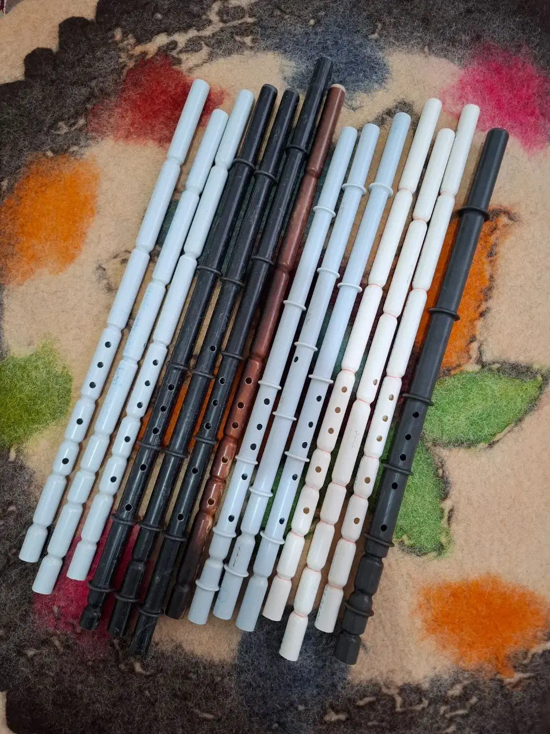 نی لبی عشایری در اِستهبان|سازهای بادی|استهبان, |دیوار