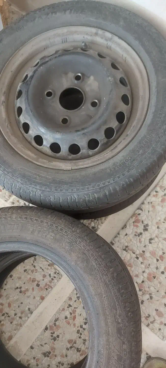 رینگ و لاستیک پراید|قطعات یدکی و لوازم جانبی|رشت, سیا اسطلخ|دیوار