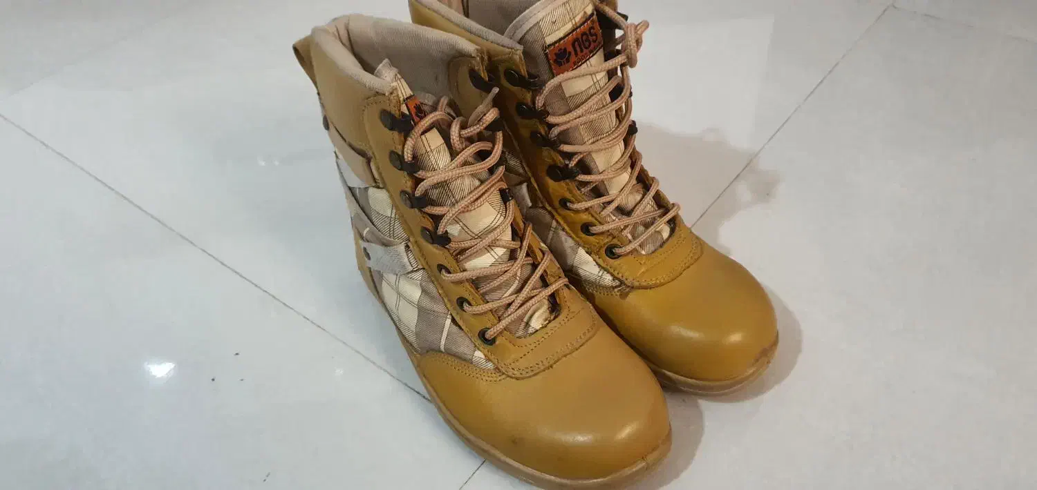 بوت|کیف، کفش، کمربند|نیشابور, گنبد سبز|دیوار