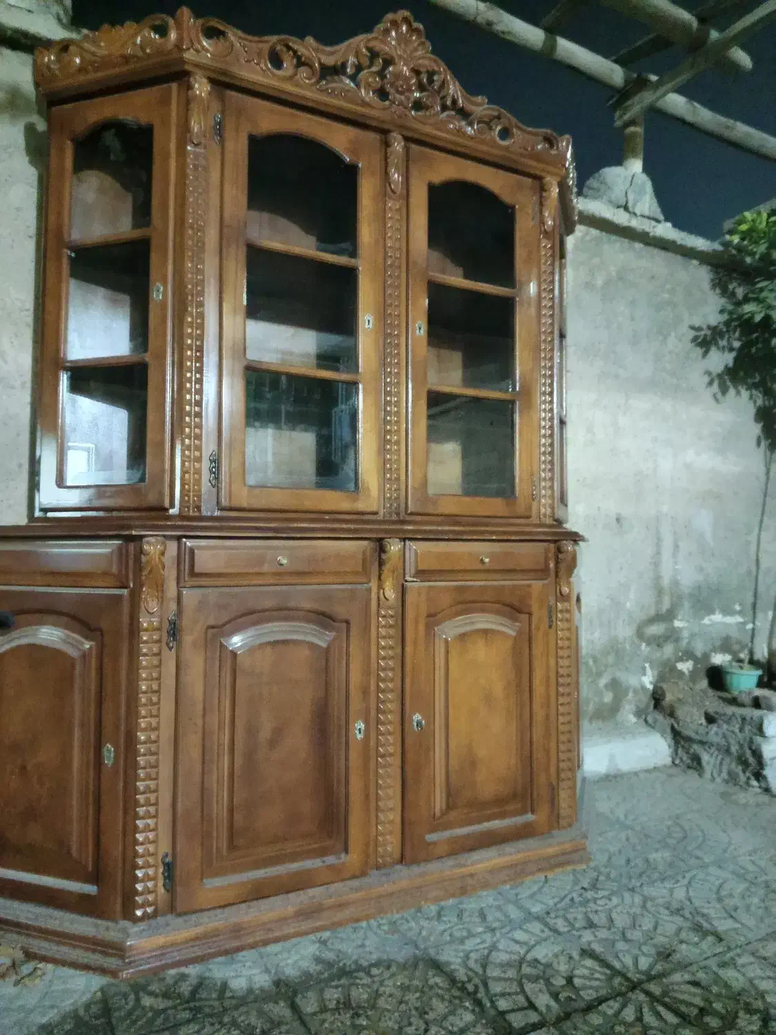 ویترین چوب گردو کلاسیک|بوفه، ویترین، کنسول|ورامین, ورامین|دیوار