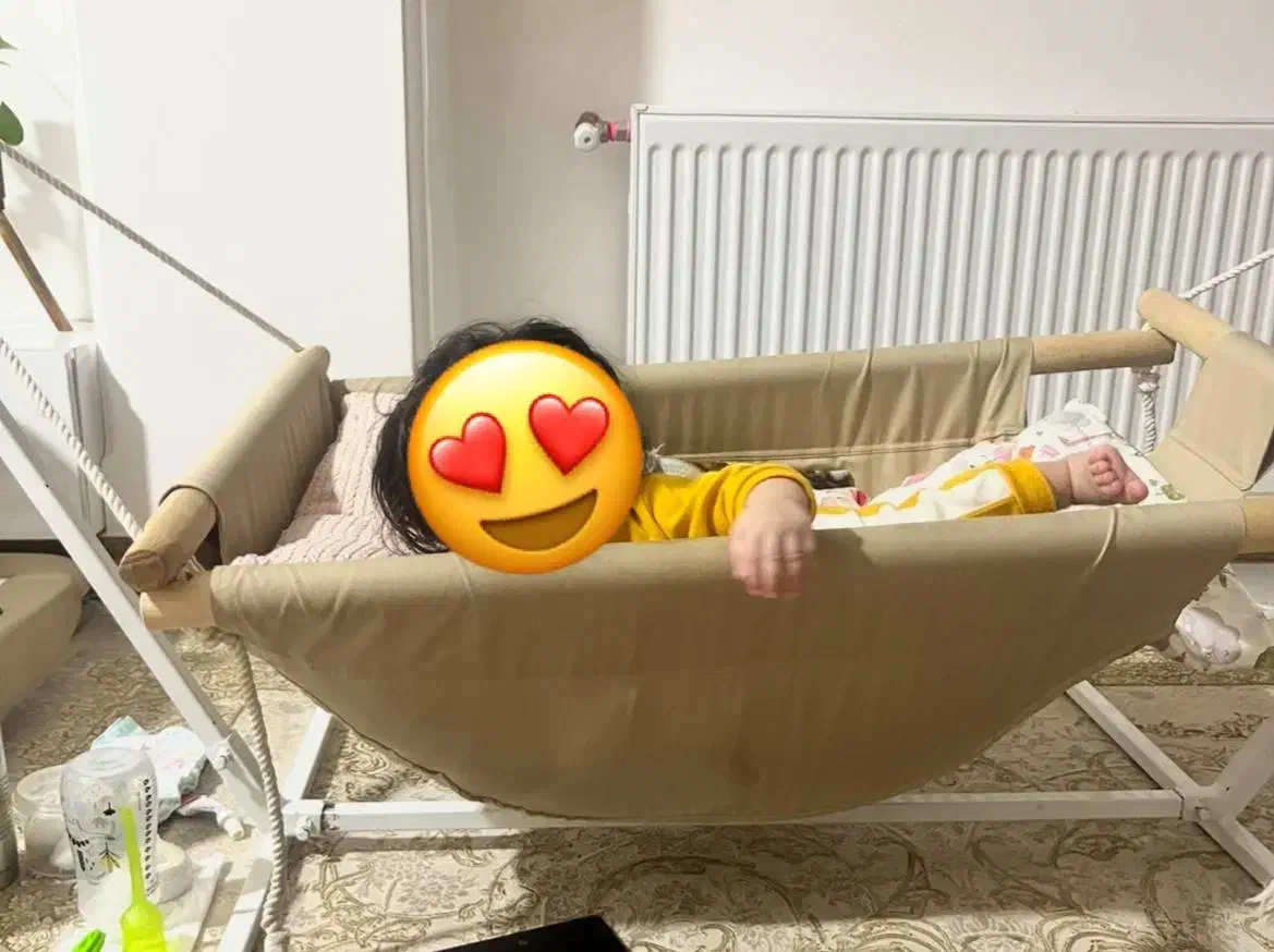 گهواره کاملا سالم و تمیز همراه با تشک ۱/۵۰۰ سار|اسباب و اثاث بچه|ساری, |دیوار