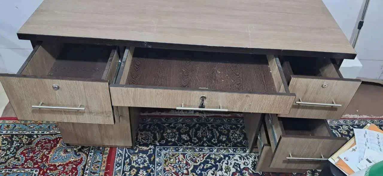 میز اداری و مدیریتی|مبلمان اداری|قم, شهید رجایی|دیوار