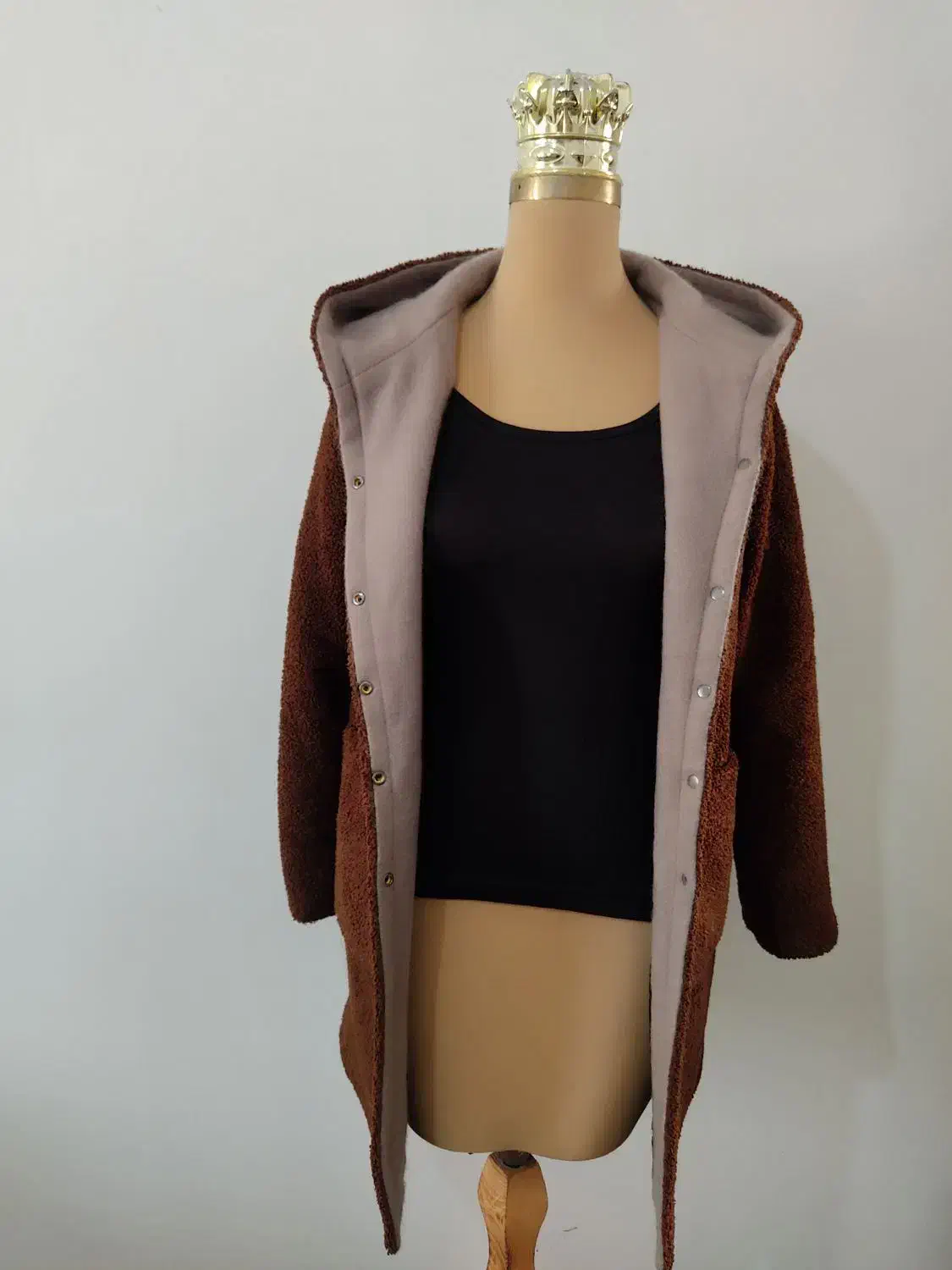 پالتو زنانه|لباس|خوی, |دیوار