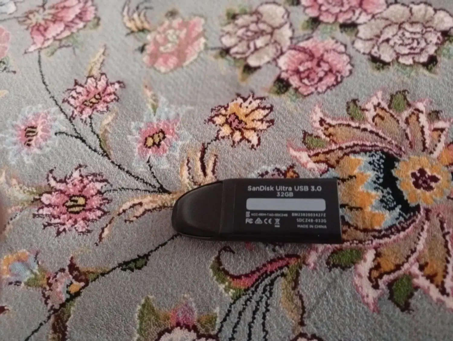 فلش ۳۲ گیگ سان دیسک|قطعات و لوازم جانبی رایانه|کامیاران, |دیوار