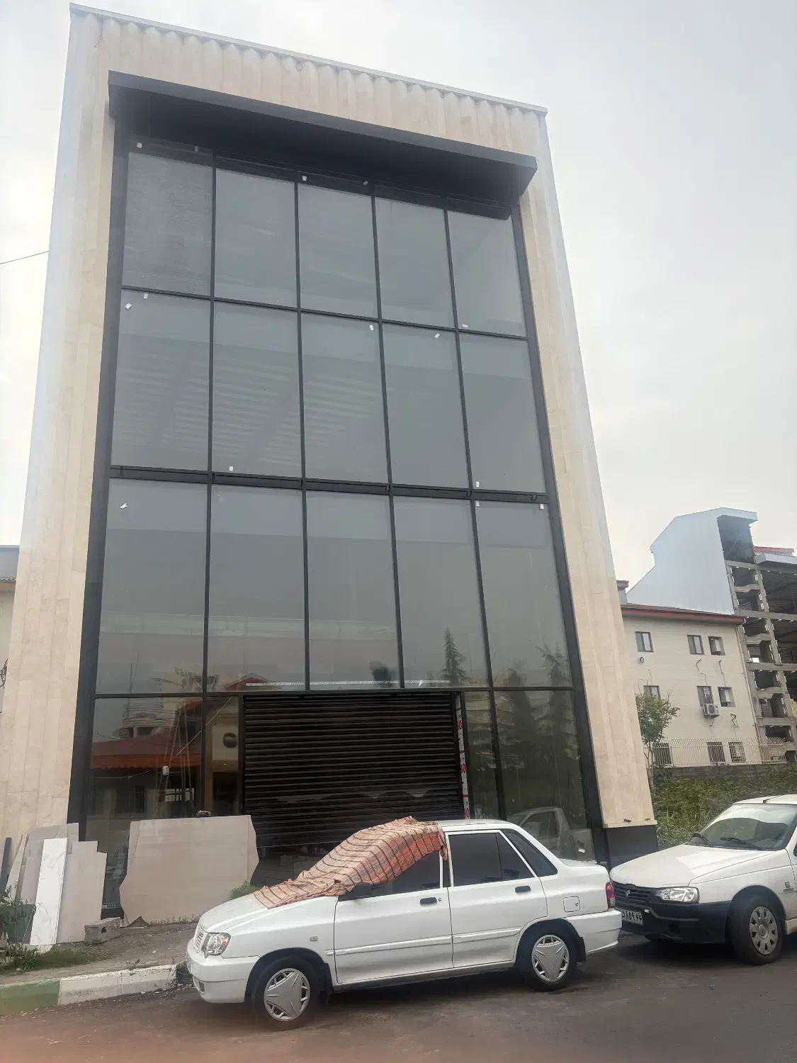 اجاره مغازه ۱۰۰۰متردر چهارراه گلسار اجاره کل یک‌جا|اجارهٔ مغازه و غرفه|رشت, بلوار گیلان|دیوار