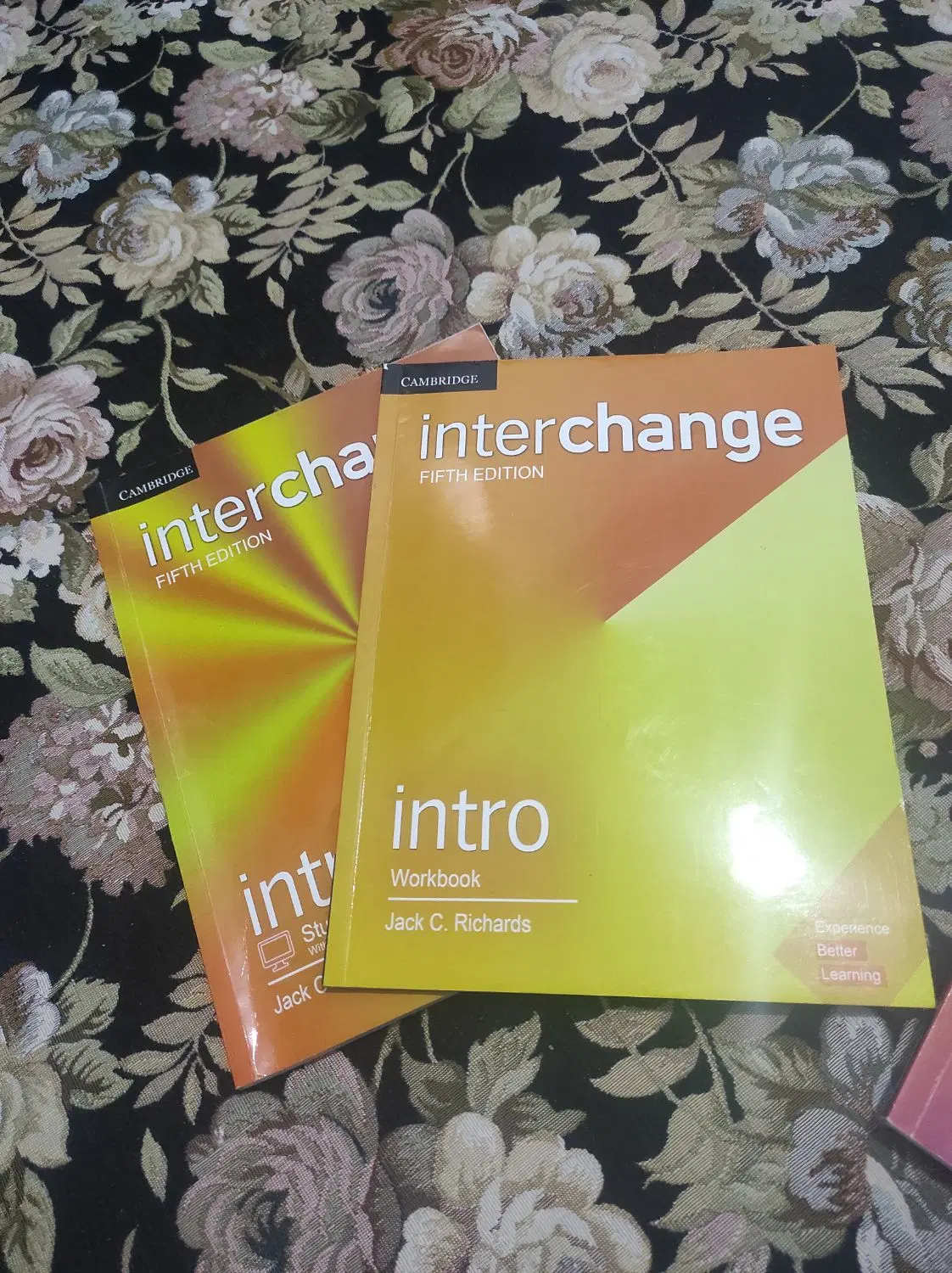interchange intro|کتاب و مجله آموزشی|بومهن, |دیوار