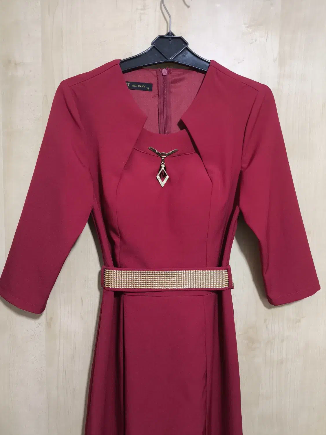 مجلسی بلند|لباس|ماهدشت, |دیوار