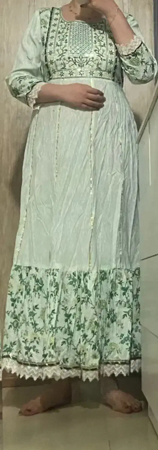 پیراهن زنانه|لباس|خوی, |دیوار