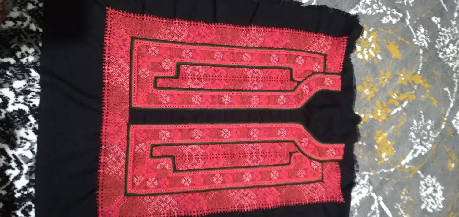 زیاستین|لباس|میرجاوه, |دیوار