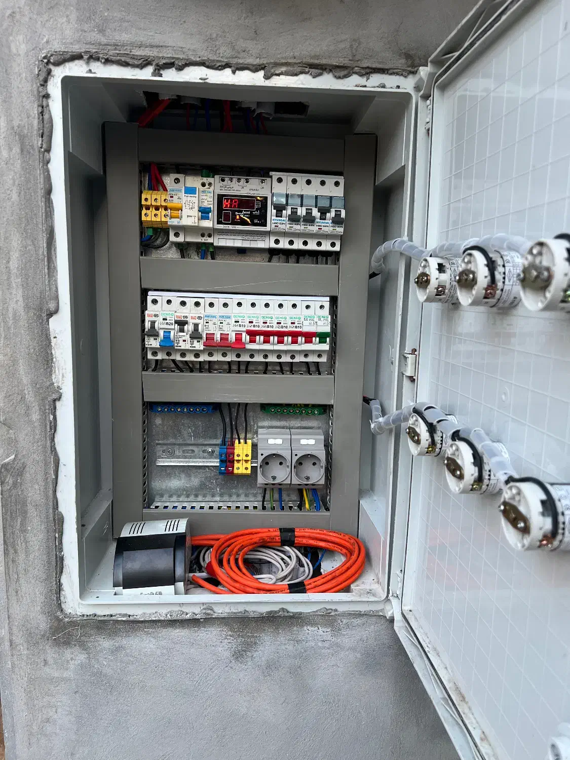 جذب نیرو برق(همراه با آموزش)|استخدام صنعتی، فنی، مهندسی|رشت, شهرک قدس|دیوار