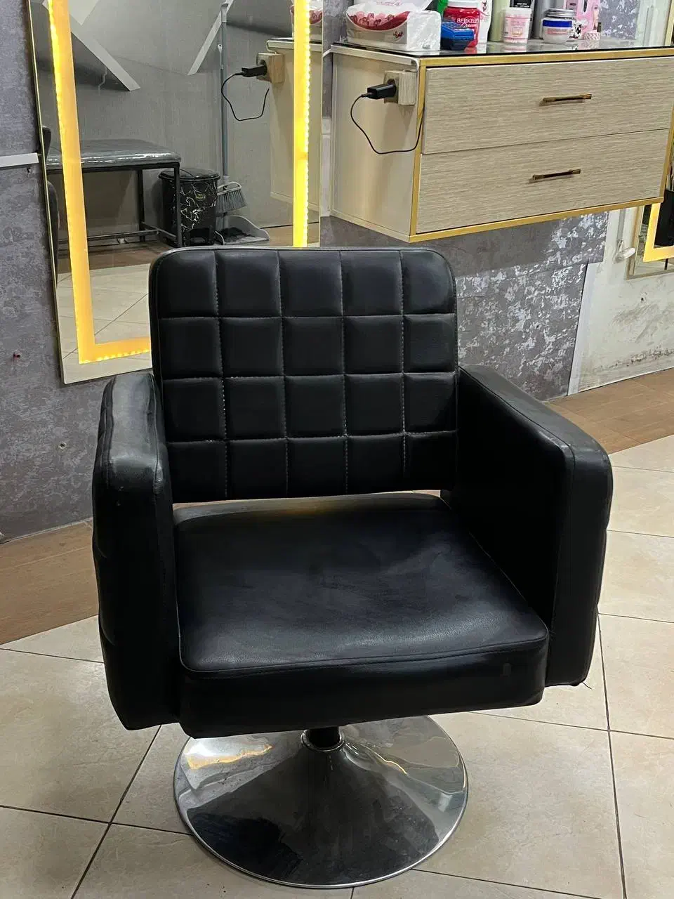 وسایل ارایشگاه|آرایشگاه و سالن‌های زیبایی|محمدیه-قزوین, |دیوار