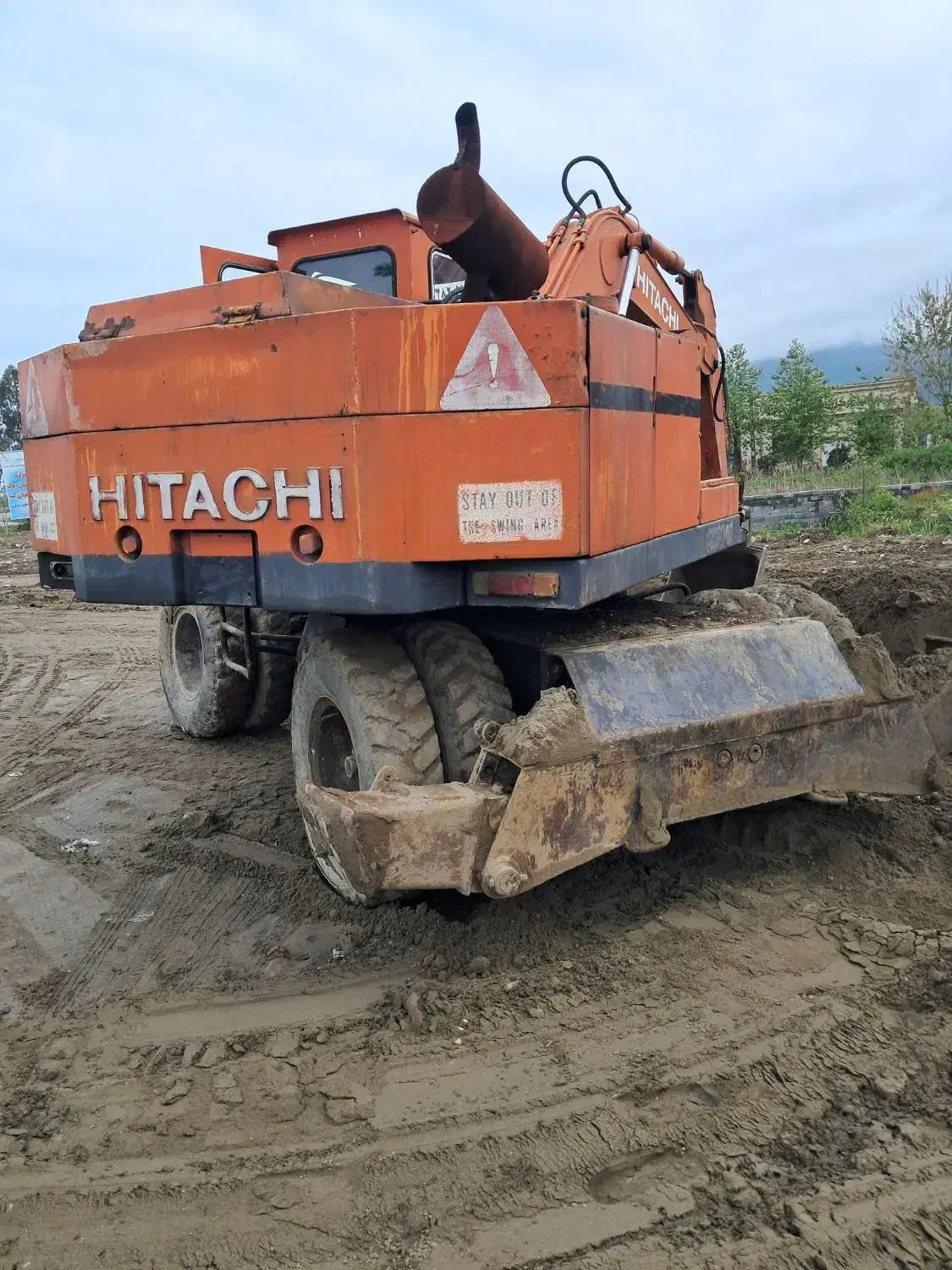 بیل لاستیکی هیتاچی|خودرو سنگین|تهران, شهرک چیتگر|دیوار