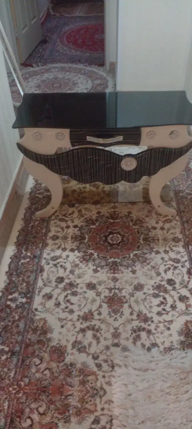 میز تزیینی|مبلمان خانگی و میز عسلی|ملایر, |دیوار