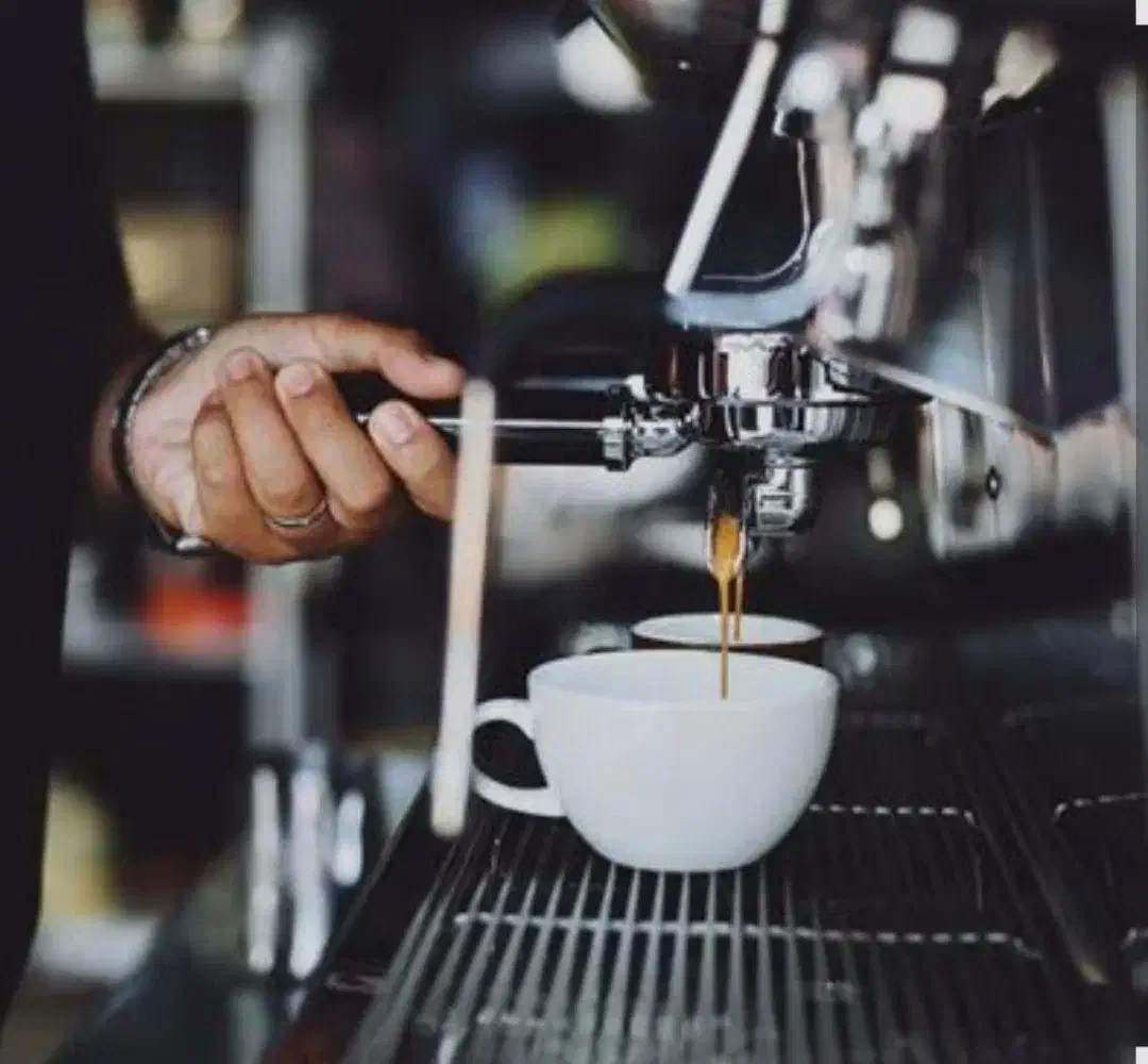 باریستا (شنبه تا چهارشنبه) فقط بار گرم|استخدام خدمات فروشگاه و رستوران|تهران, دربند|دیوار