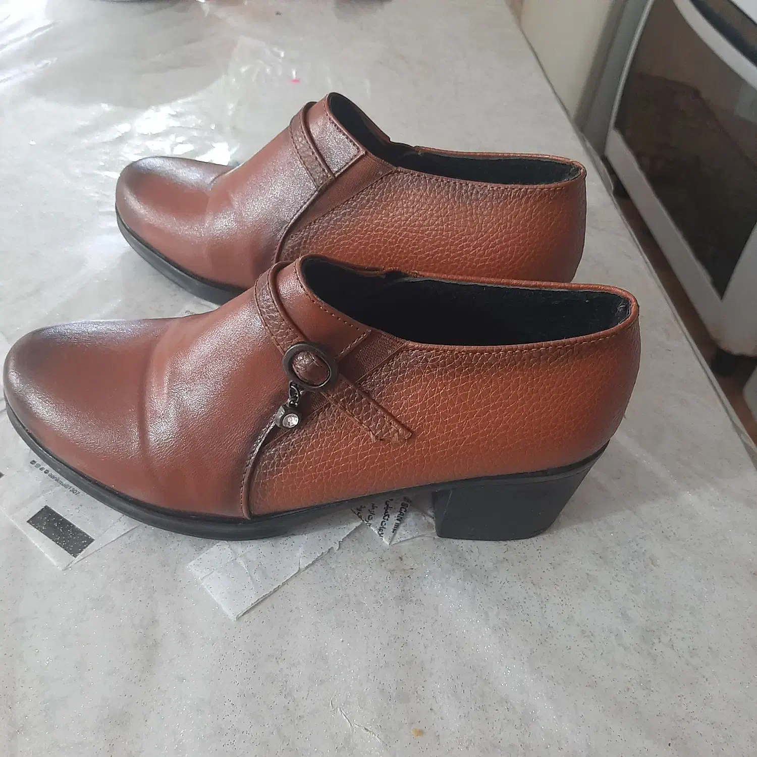 فروش کفش|کیف، کفش، کمربند|رشت, امین الضرب|دیوار