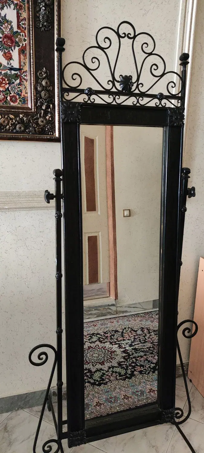 آینه قدی|آینه|فردیس, فردیس|دیوار
