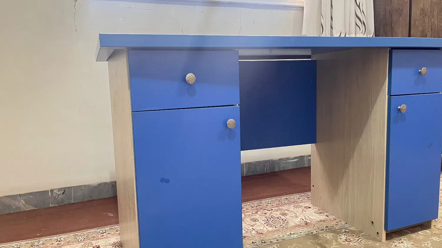 میز تحریر|میز تحریر و کامپیوتر|شهرکرد, |دیوار