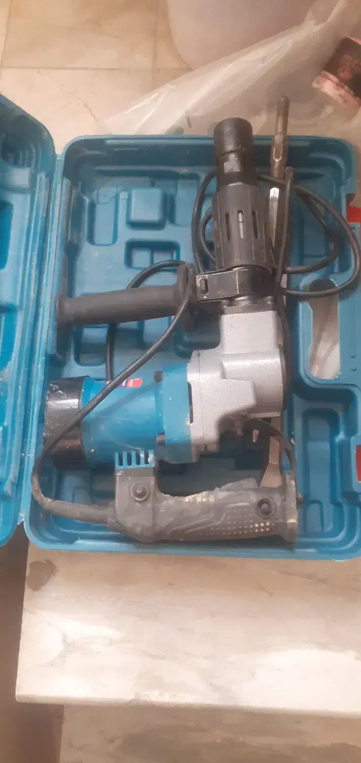 بالابر|ابزارآلات|رباطکریم, کیکاور|دیوار