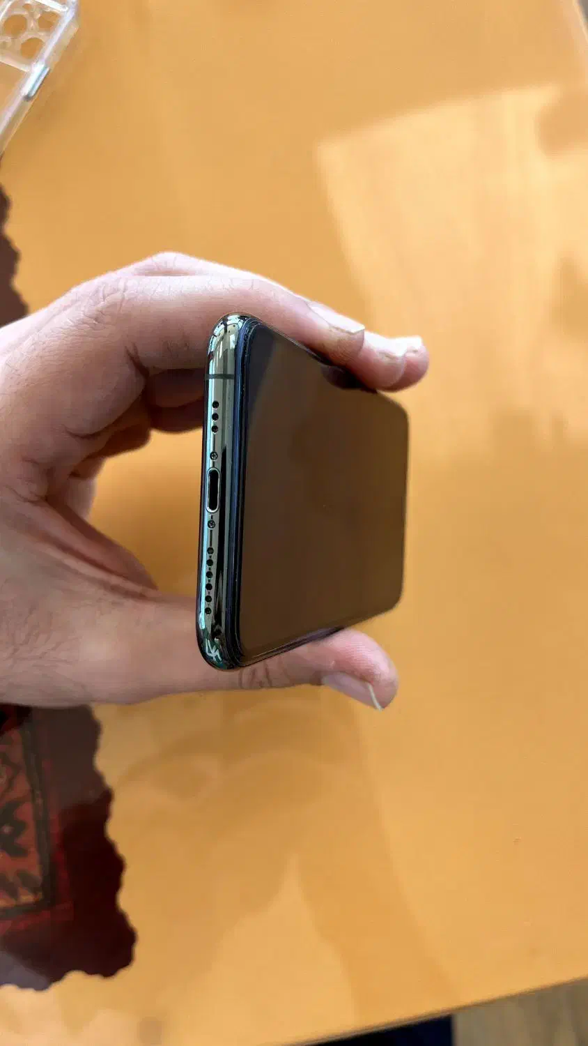 iPhone 11pro دوسیم zaa 256|موبایل|رشت, منظریه|دیوار